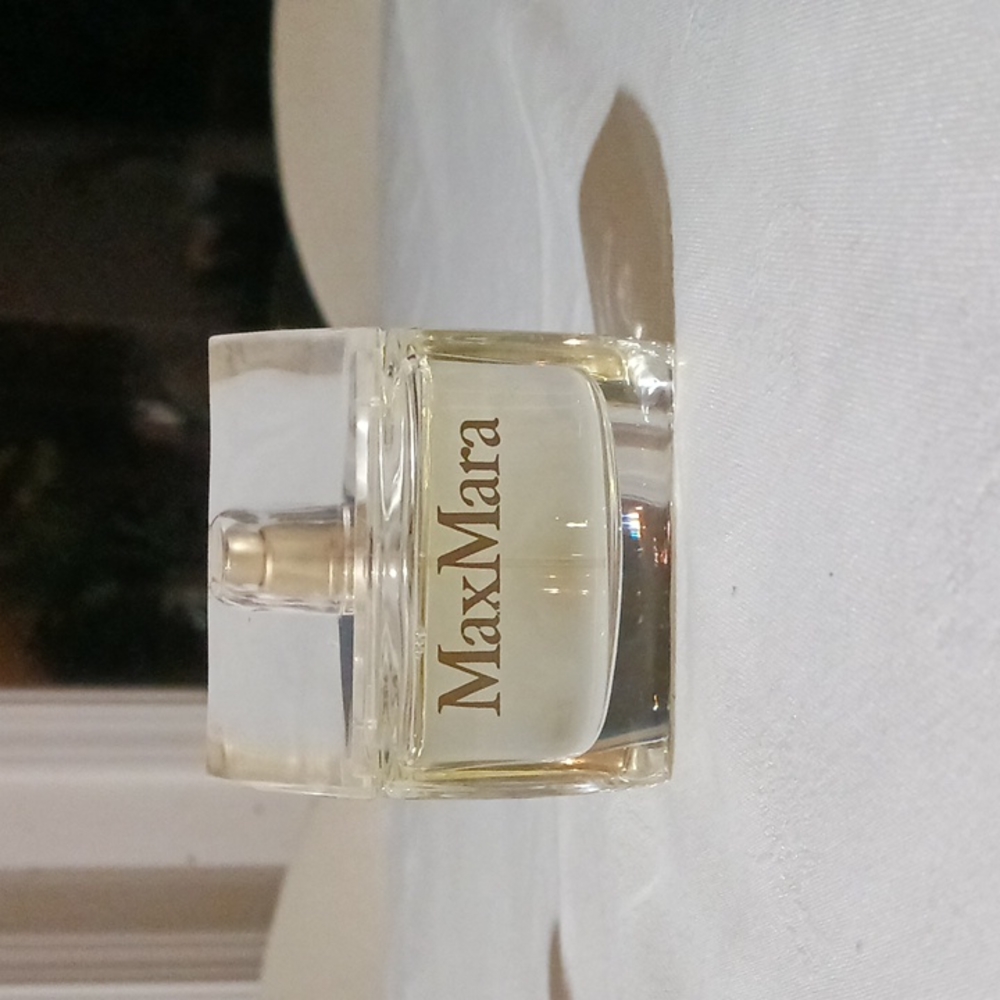 MaxMara perfume